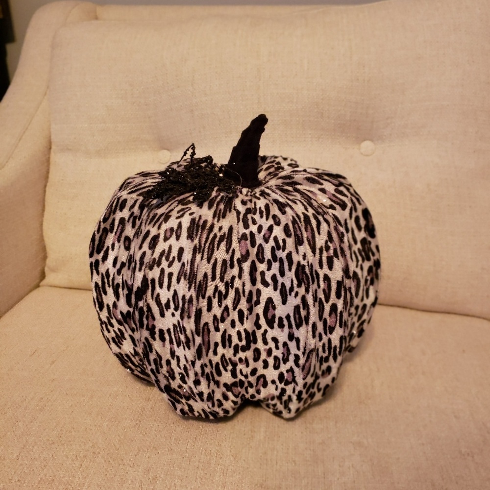 Fall pumpkin decor